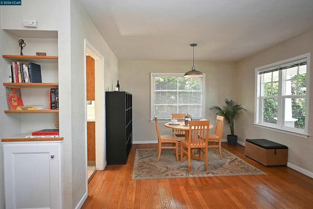 925 North Rd, Belmont, CA 94002