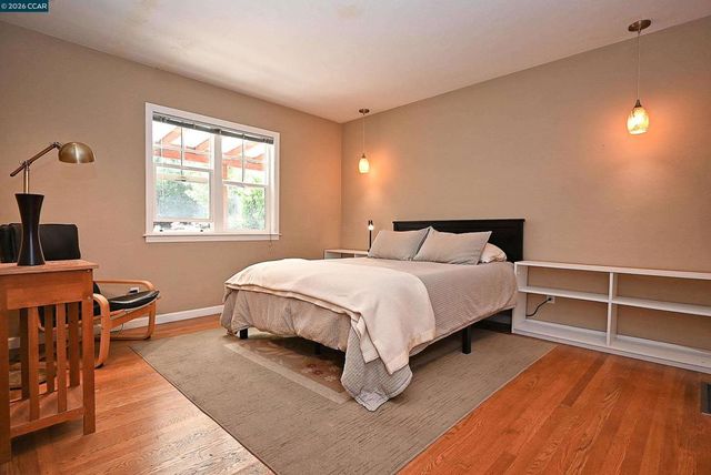 925 North Rd, Belmont, CA 94002