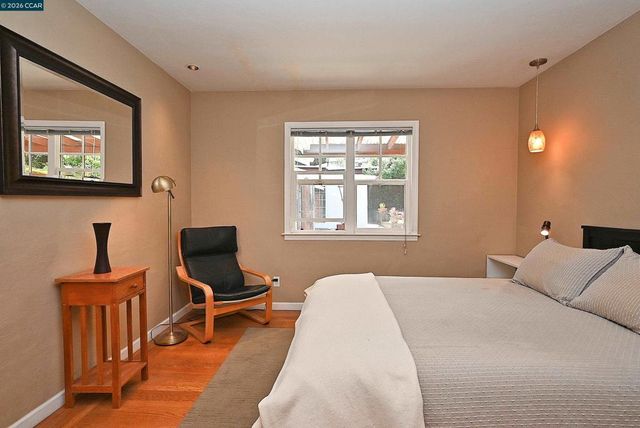 925 North Rd, Belmont, CA 94002