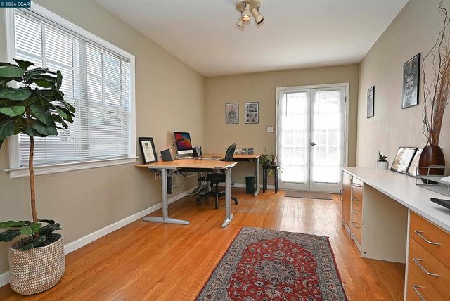 925 North Rd, Belmont, CA 94002