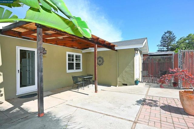925 North Rd, Belmont, CA 94002