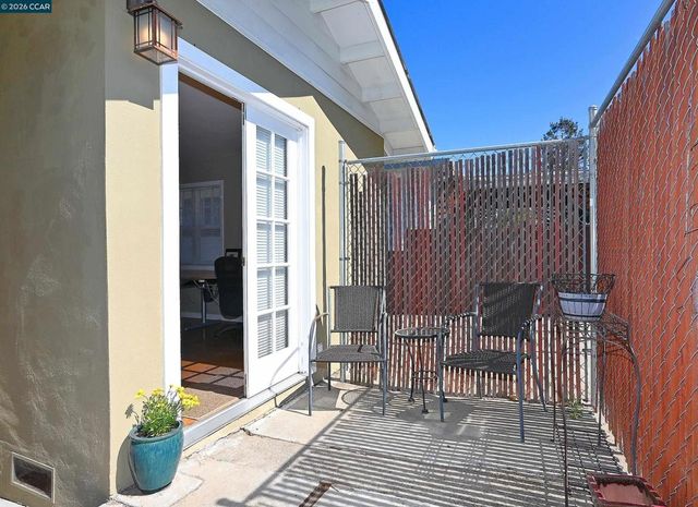 925 North Rd, Belmont, CA 94002