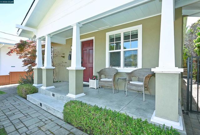 925 North Rd, Belmont, CA 94002