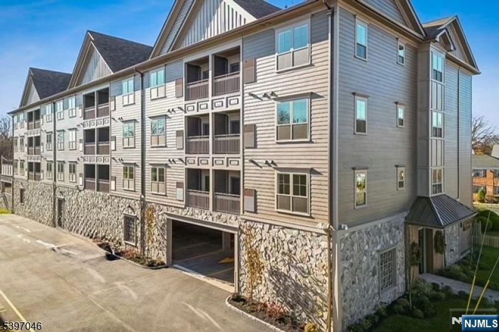 108 Montgomery Street, Bloomfield, NJ 07003