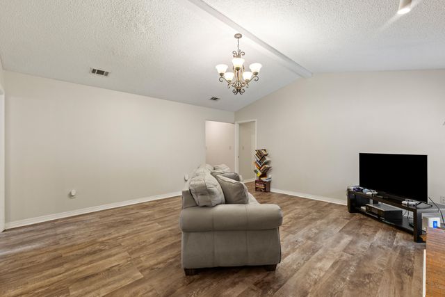 117 Deer Run, Hattiesburg, MS 39402