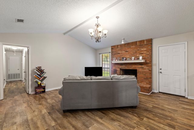 117 Deer Run, Hattiesburg, MS 39402