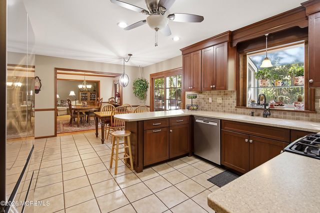 5 Point O Woods Road, Middletown, NJ 07748