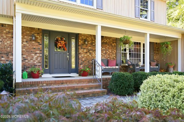5 Point O Woods Road, Middletown, NJ 07748