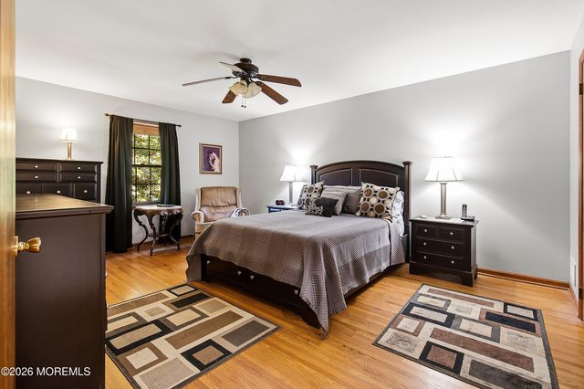 5 Point O Woods Road, Middletown, NJ 07748