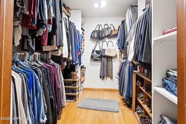 5 Point O Woods Road, Middletown, NJ 07748