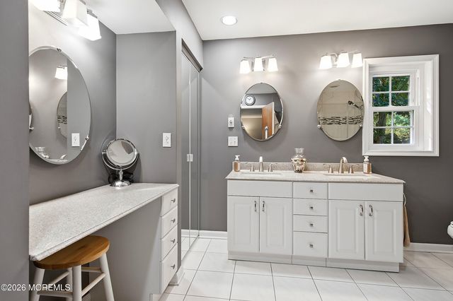 5 Point O Woods Road, Middletown, NJ 07748
