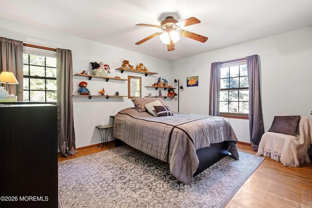 5 Point O Woods Road, Middletown, NJ 07748