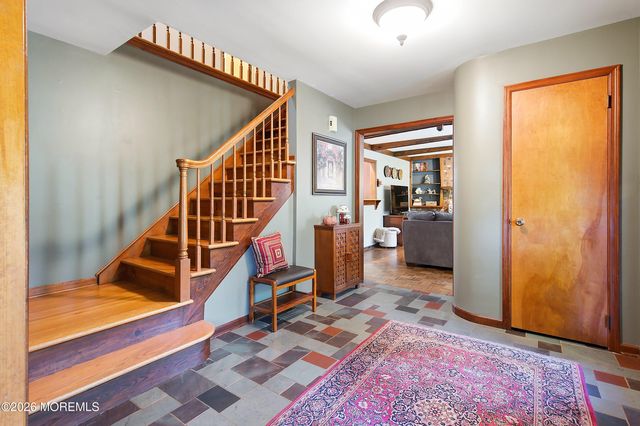 5 Point O Woods Road, Middletown, NJ 07748