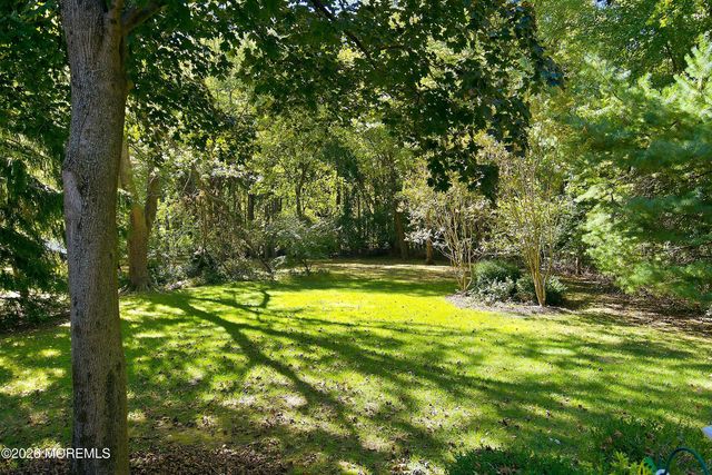 5 Point O Woods Road, Middletown, NJ 07748