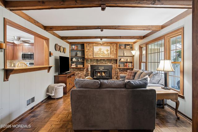 5 Point O Woods Road, Middletown, NJ 07748