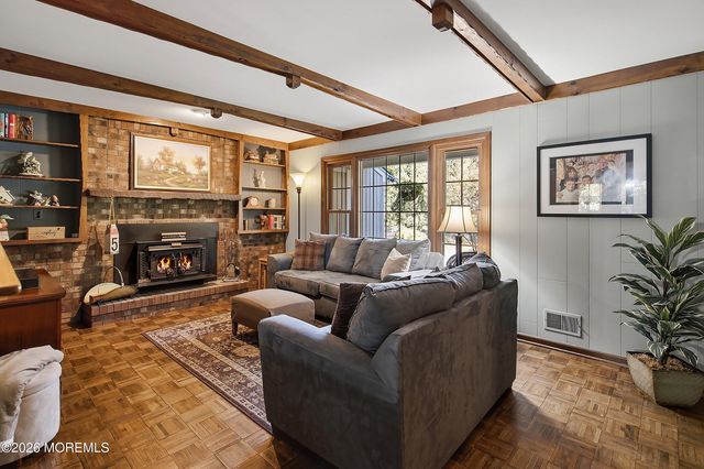 5 Point O Woods Road, Middletown, NJ 07748
