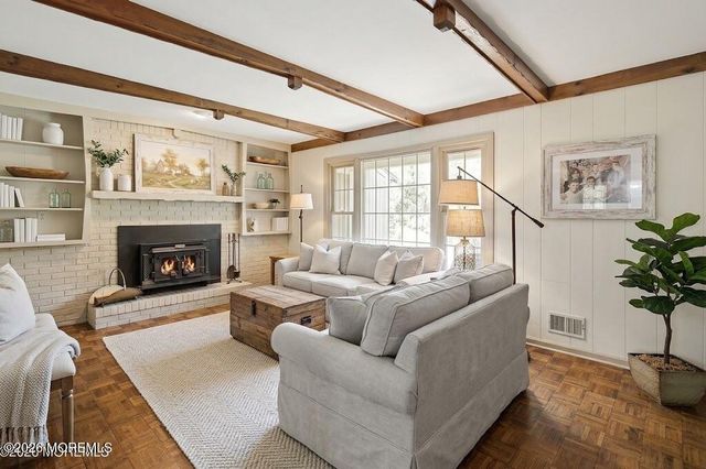 5 Point O Woods Road, Middletown, NJ 07748