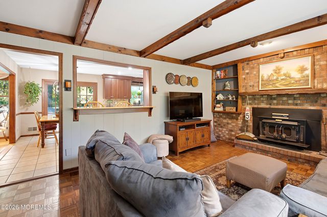 5 Point O Woods Road, Middletown, NJ 07748