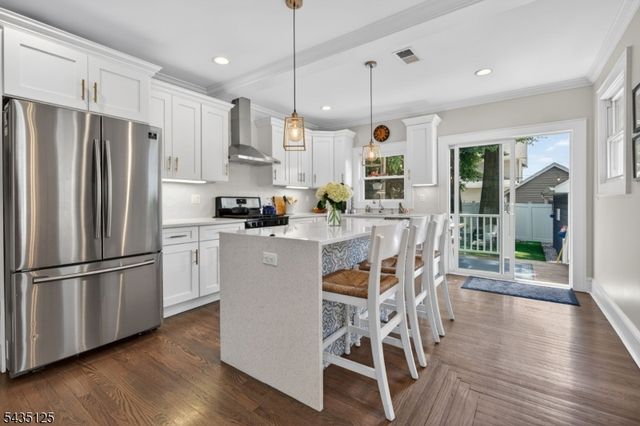 54 Van Riper Ave, Rutherford Boro, NJ 07070
