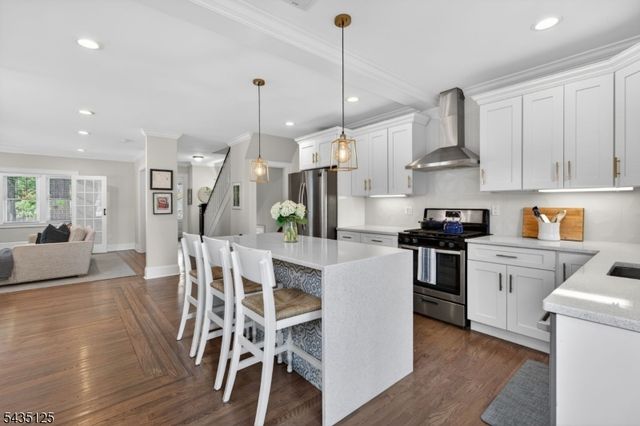 54 Van Riper Ave, Rutherford Boro, NJ 07070
