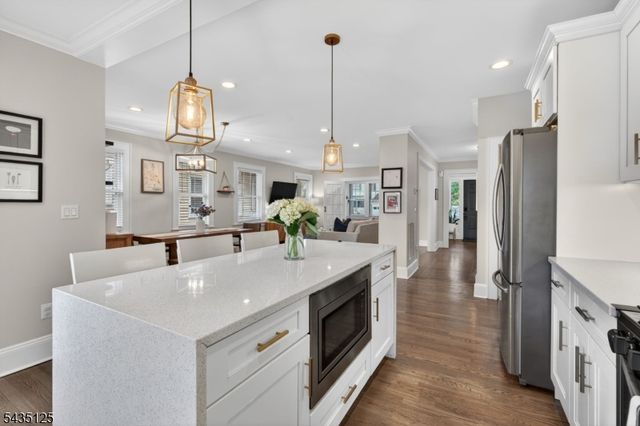 54 Van Riper Ave, Rutherford Boro, NJ 07070