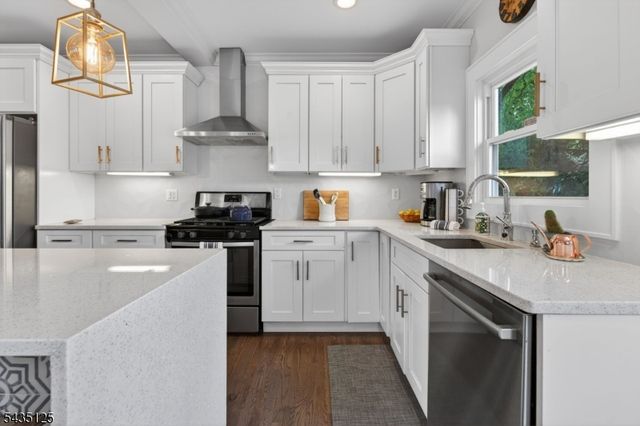 54 Van Riper Ave, Rutherford Boro, NJ 07070