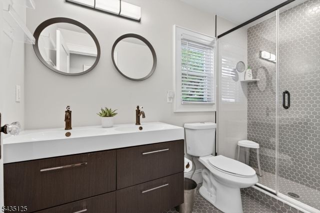 54 Van Riper Ave, Rutherford Boro, NJ 07070