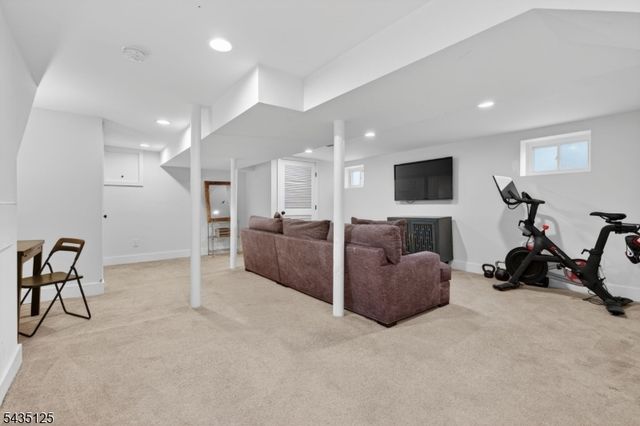 54 Van Riper Ave, Rutherford Boro, NJ 07070