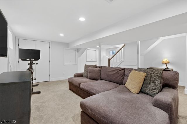 54 Van Riper Ave, Rutherford Boro, NJ 07070