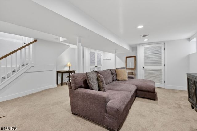 54 Van Riper Ave, Rutherford Boro, NJ 07070