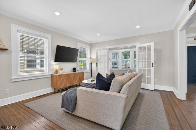 54 Van Riper Ave, Rutherford Boro, NJ 07070
