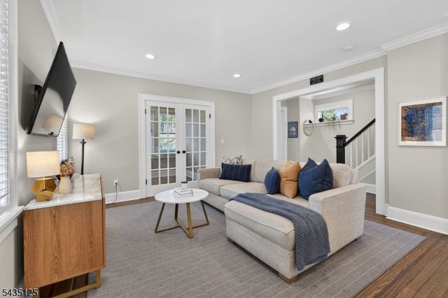 54 Van Riper Ave, Rutherford Boro, NJ 07070