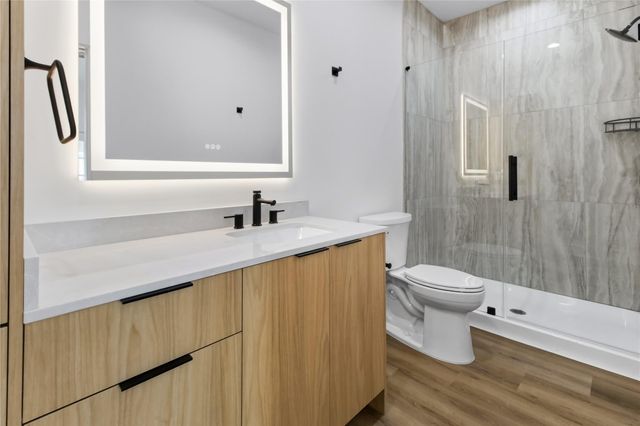 5614 Larkin A, Houston, TX 77007