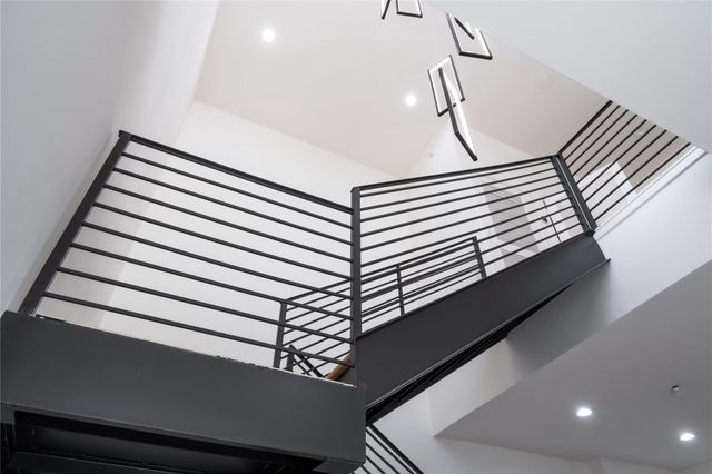 5614 Larkin A, Houston, TX 77007