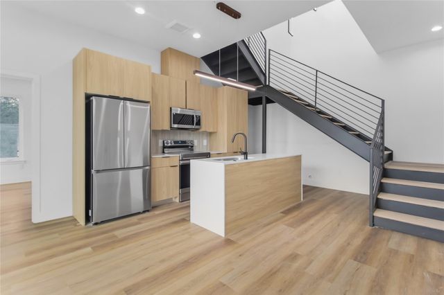 5614 Larkin A, Houston, TX 77007