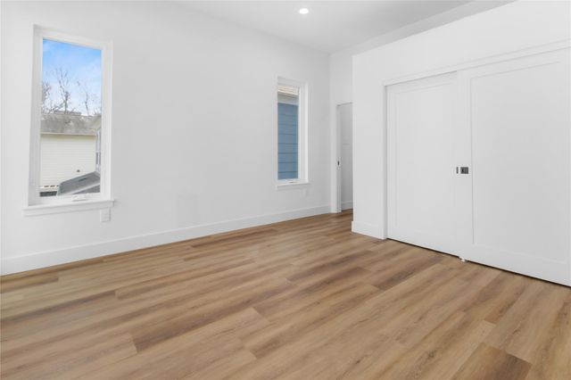 5614 Larkin A, Houston, TX 77007