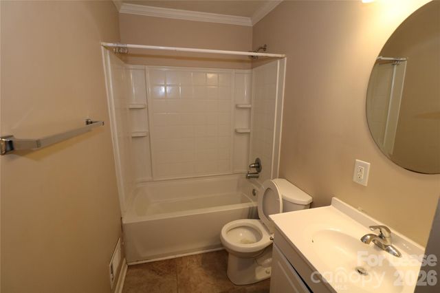 712 Edgegreen Drive, Charlotte, NC 28217