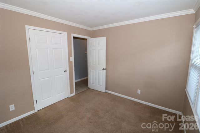 712 Edgegreen Drive, Charlotte, NC 28217