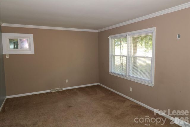 712 Edgegreen Drive, Charlotte, NC 28217