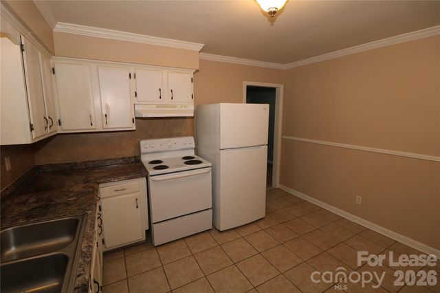 712 Edgegreen Drive, Charlotte, NC 28217