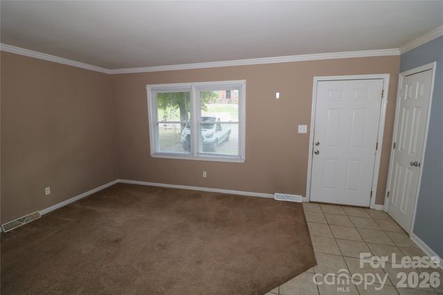 712 Edgegreen Drive, Charlotte, NC 28217