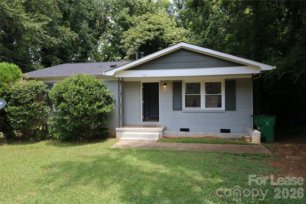 712 Edgegreen Drive, Charlotte, NC 28217