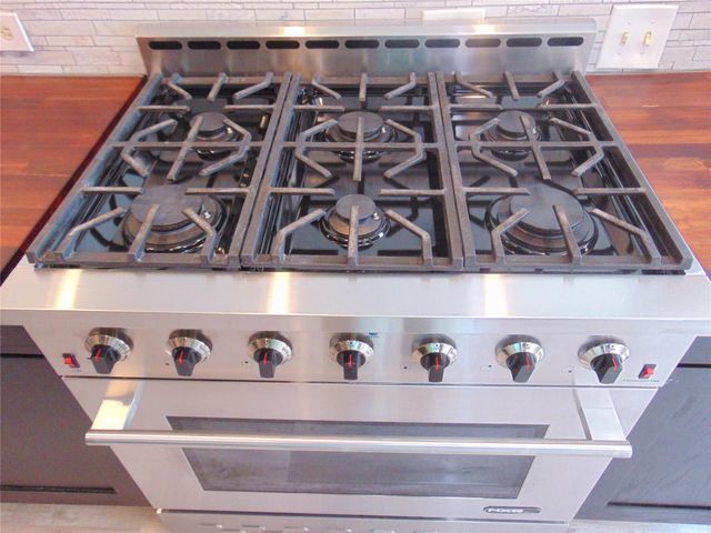 1809 Edinburg Avenue, League City, TX 77573