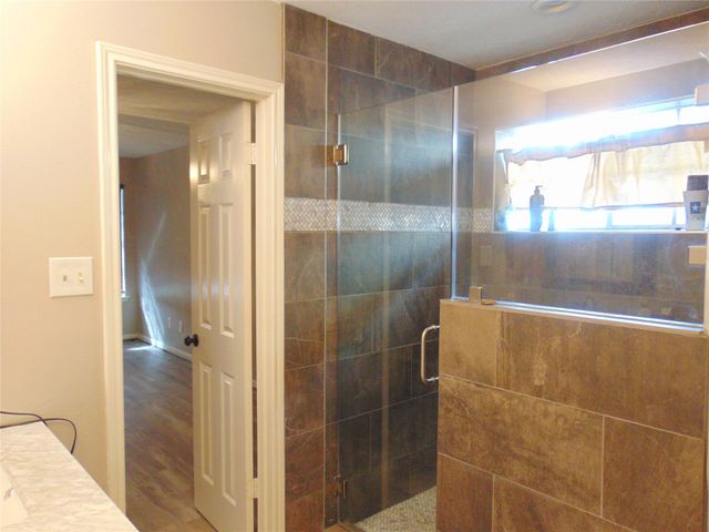 1809 Edinburg Avenue, League City, TX 77573