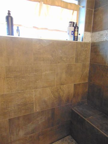 1809 Edinburg Avenue, League City, TX 77573