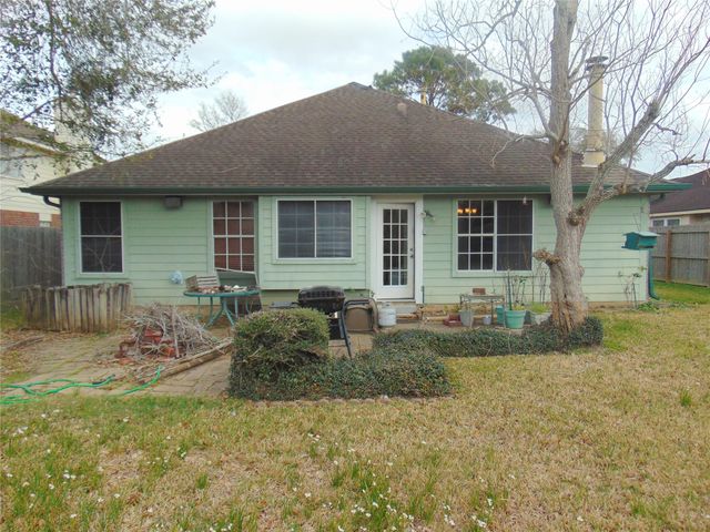 1809 Edinburg Avenue, League City, TX 77573