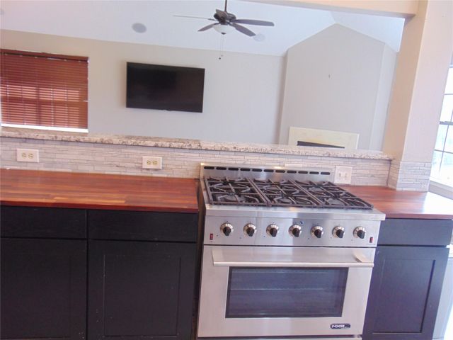 1809 Edinburg Avenue, League City, TX 77573