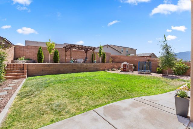 4046 Mountain Trail Loop NE, Rio Rancho, NM 87144