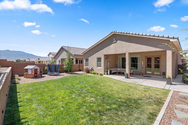 4046 Mountain Trail Loop NE, Rio Rancho, NM 87144