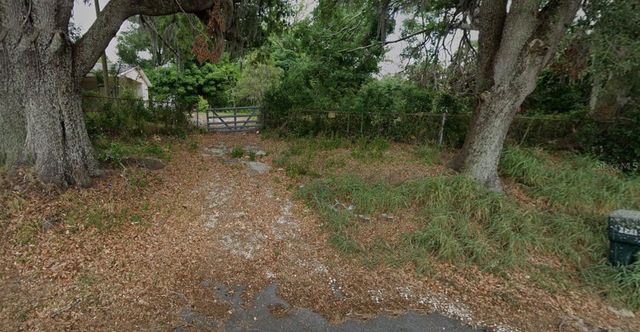 9501 WILLIAMS ROAD, Seffner, FL 33584